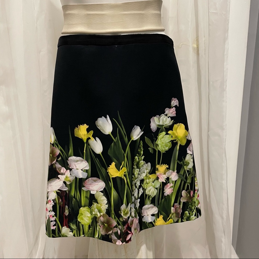 VICTORIA BECKHAM BLACK/FLORAL SKIRT S/S